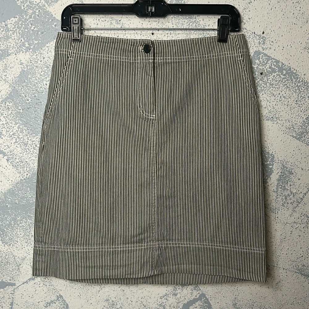 Talbots Striped Skirt – Vertical Pinstripes | Size 2 | Polished & Chic